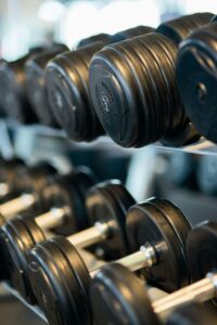 Hjemmefitness: sådan indretter du et træningsrum