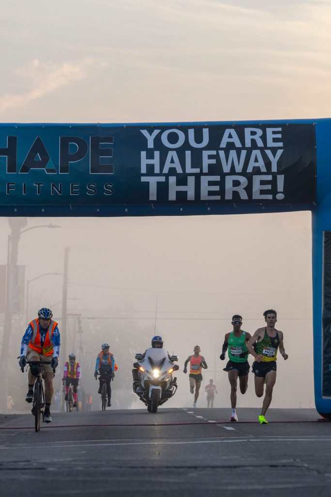 Maratonløbere ved halvvejsmærket